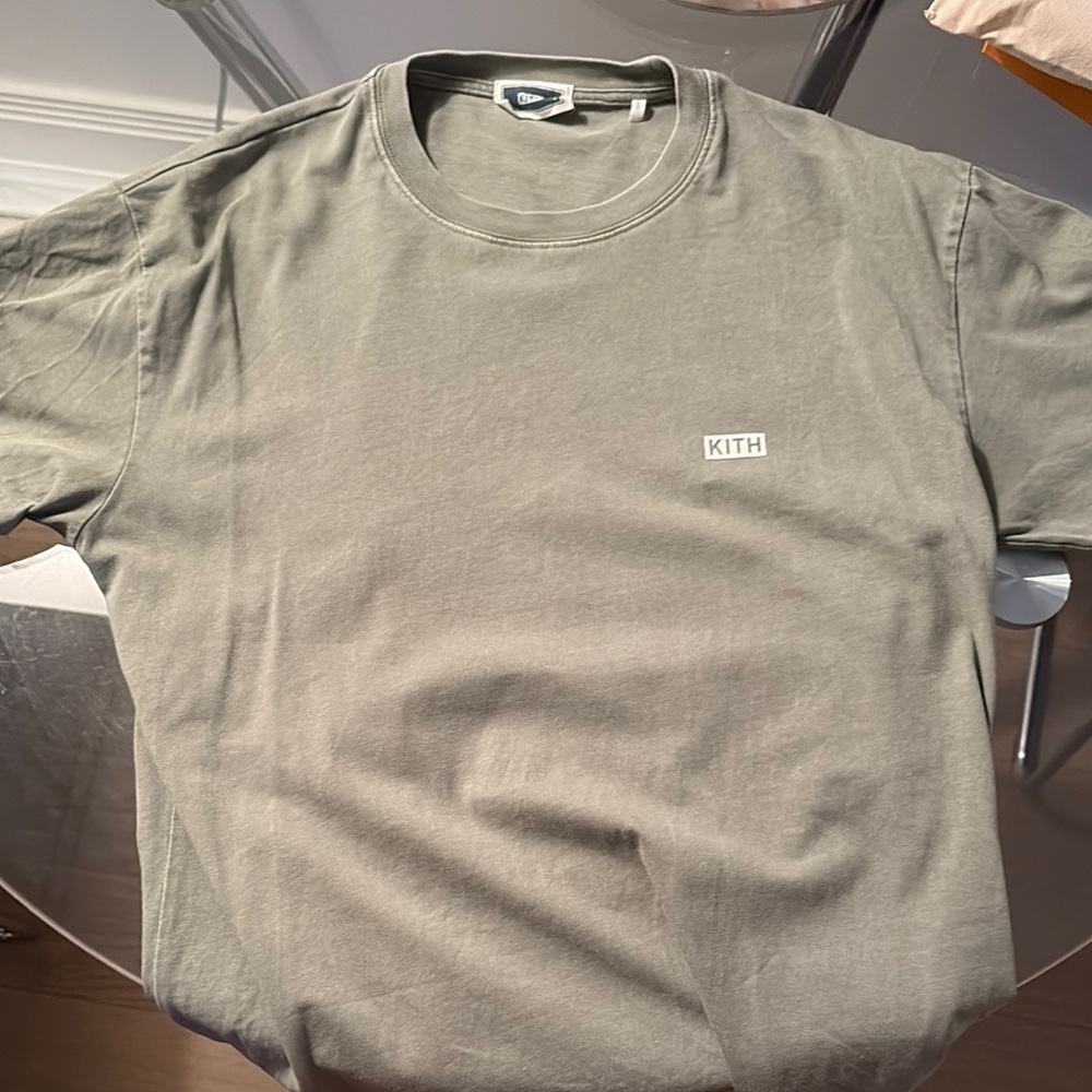 Kith Men's Olive Green T-Shirt